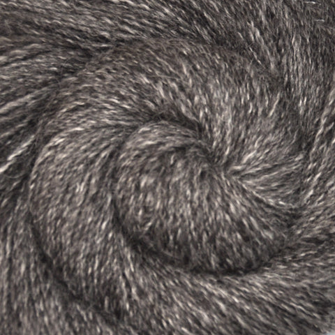 Handspun yarn - Gray Icelandic wool, worsted weight, 580 yards - Natural Gray