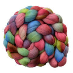 Merino Wool Roving, 19 micron - Twirling 2 - 4.1 ounces