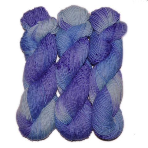 Hand dyed yarn - Merino wool yarn, DK weight, 300 yards - Kuu